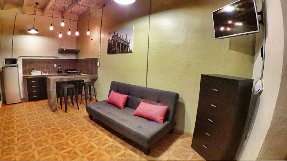 Antigua Casa Bram / Apartamento Olivo